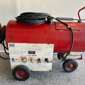 AFF54D0E B762 4AE4 83F1 756B3D395D1E 1 105 c 300x300 - Rebuilt Pressure Washers