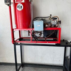 BC515F8B 5F36 4624 9D12 34060E1BB601 1 105 c 300x300 - Rebuilt Pressure Washers